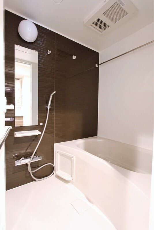 Room image 10
