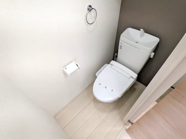 Room image 8