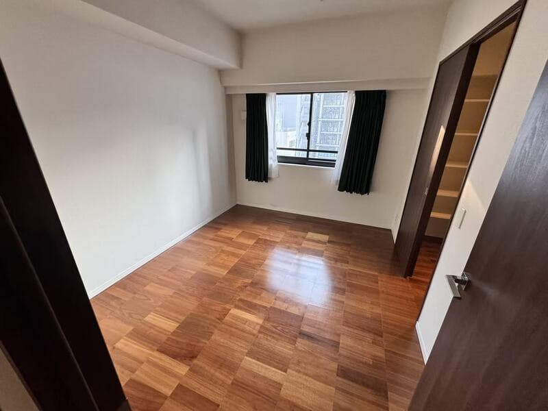 Room image 13