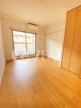 Room image 12