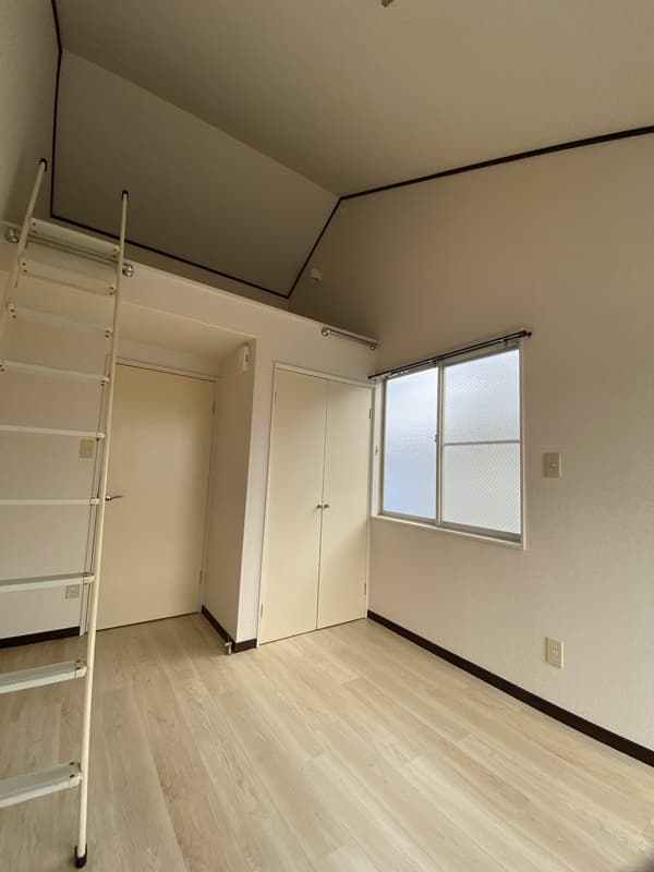 Room image 9