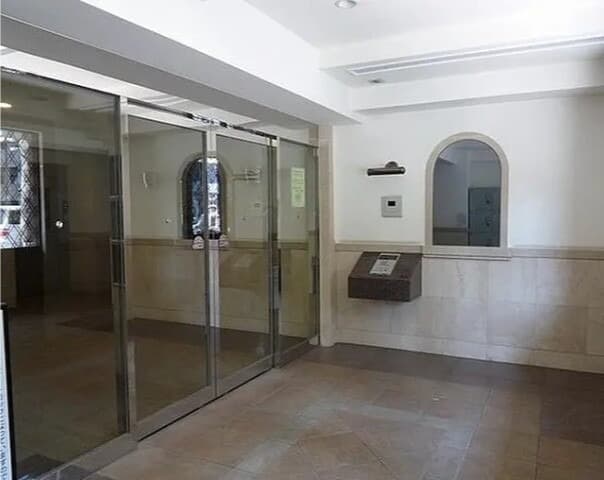 Room image 14