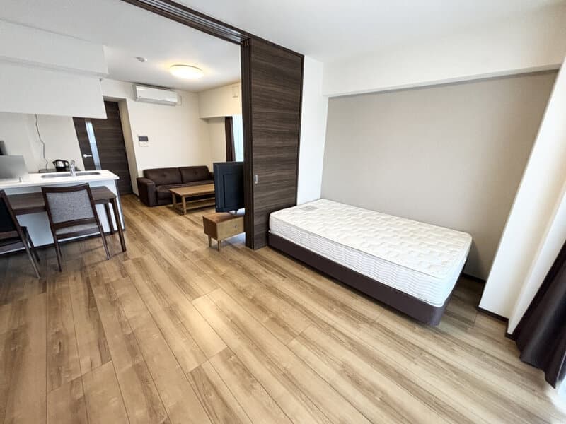 Room image 12