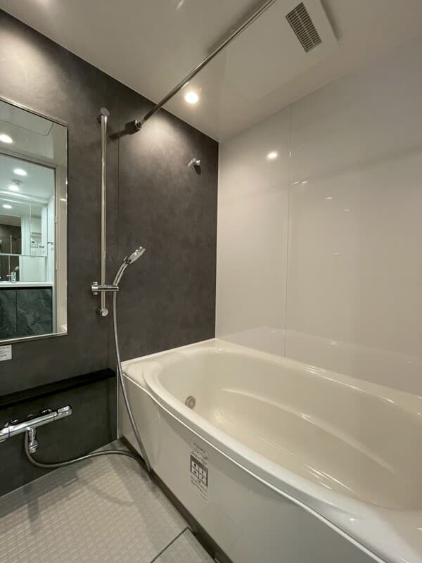 Room image 11