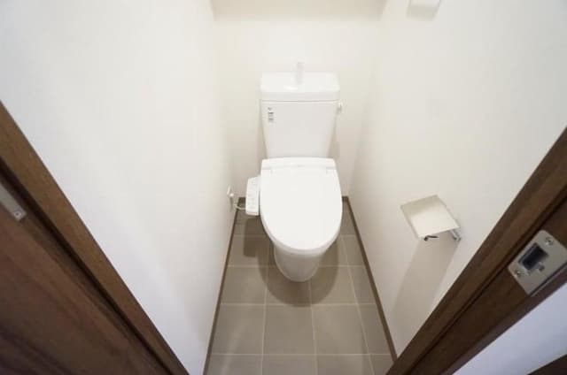 Room image 8