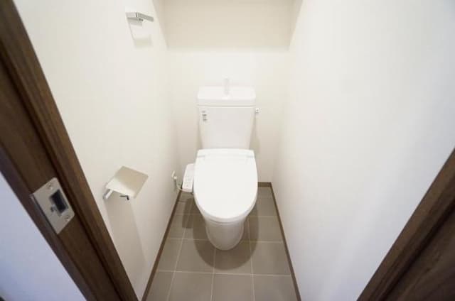 Room image 8