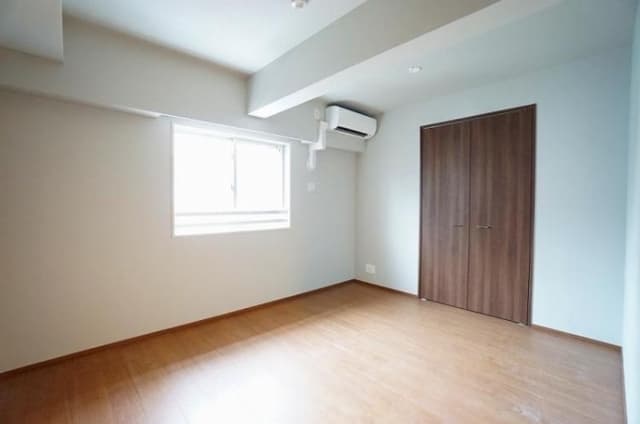 Room image 14