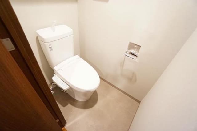 Room image 8