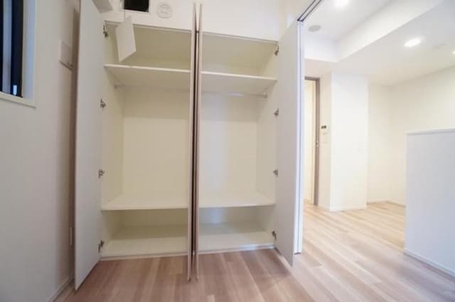 Room image 11