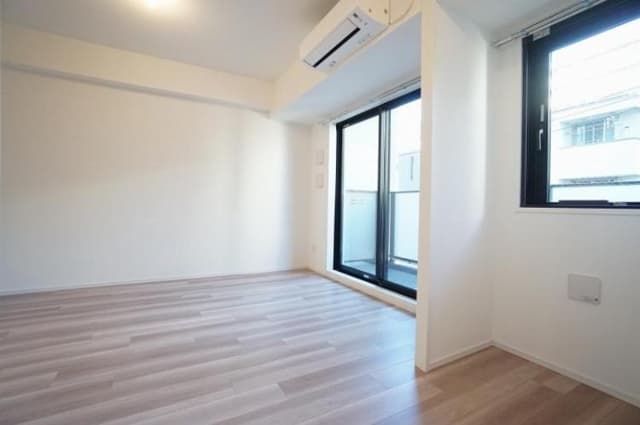 Room image 12