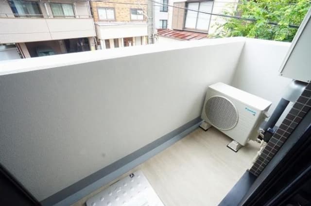 Room image 10