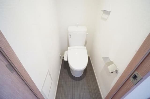 Room image 8