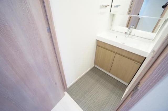 Room image 9