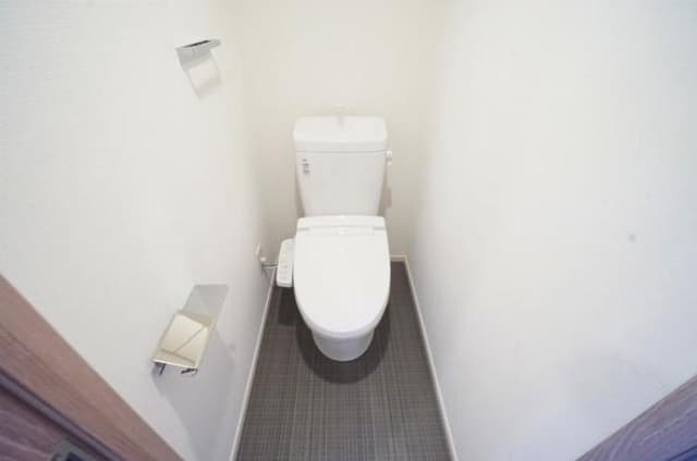 Room image 8