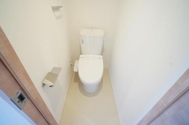 Room image 8