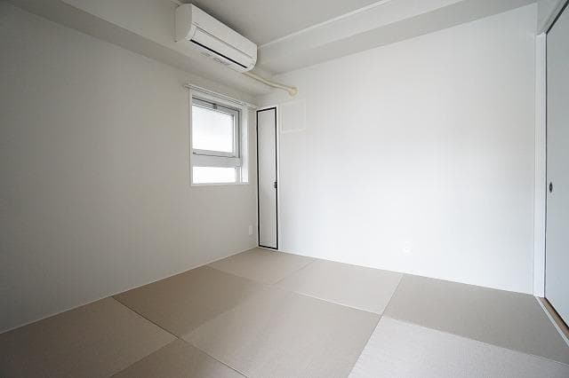 Room image 16