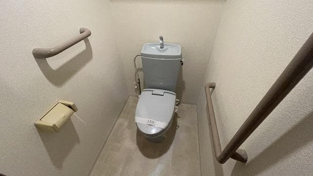 Room image 8
