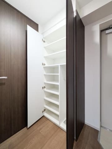 Room image 12