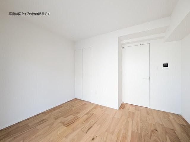 Room image 16