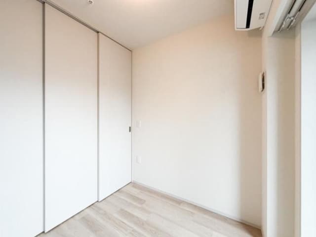 Room image 16