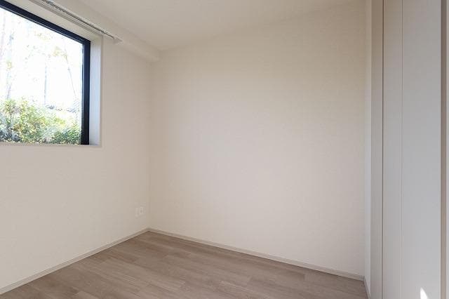 Room image 15