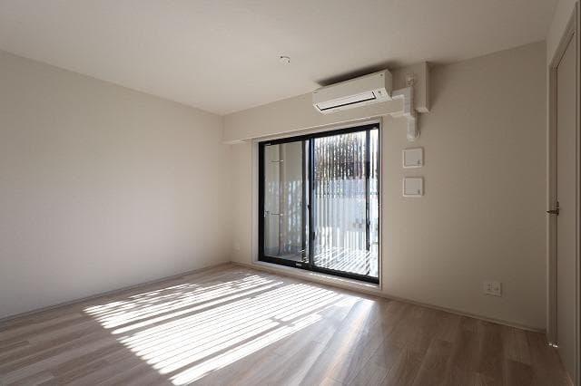 Room image 16