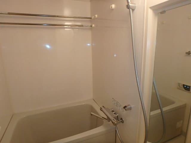 Room image 8