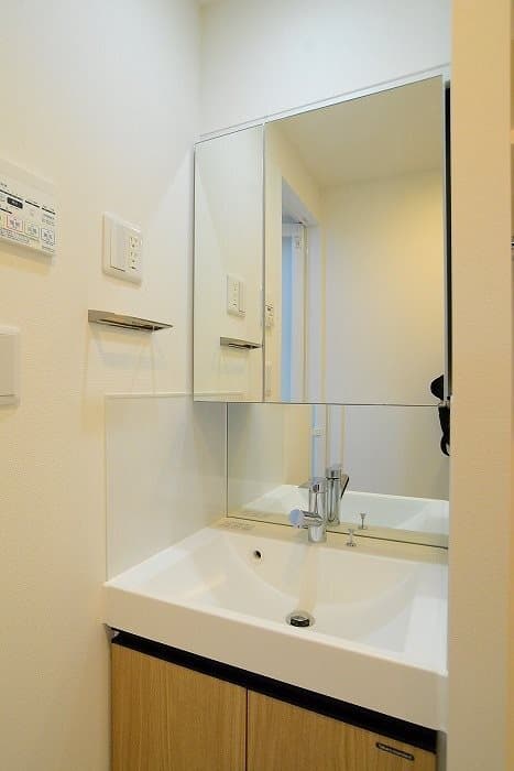 Room image 8