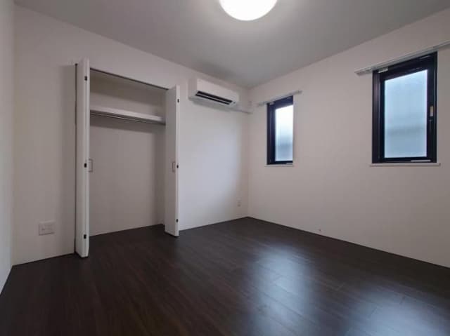 Room image 13