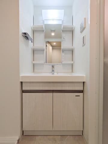 Room image 9