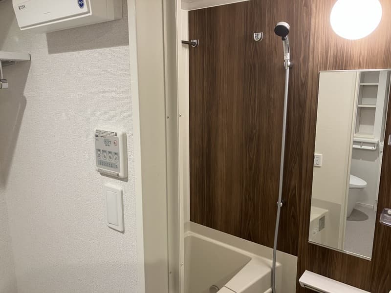 Room image 8