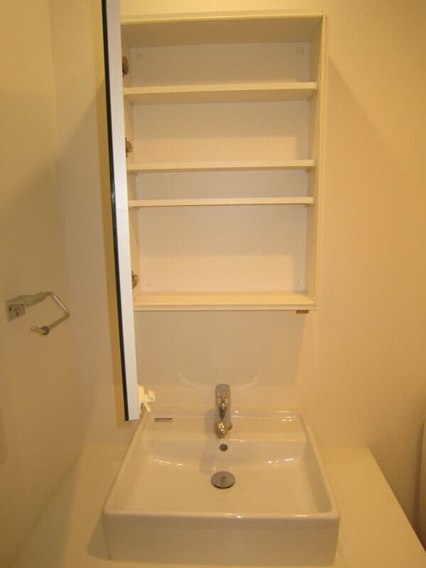 Room image 8