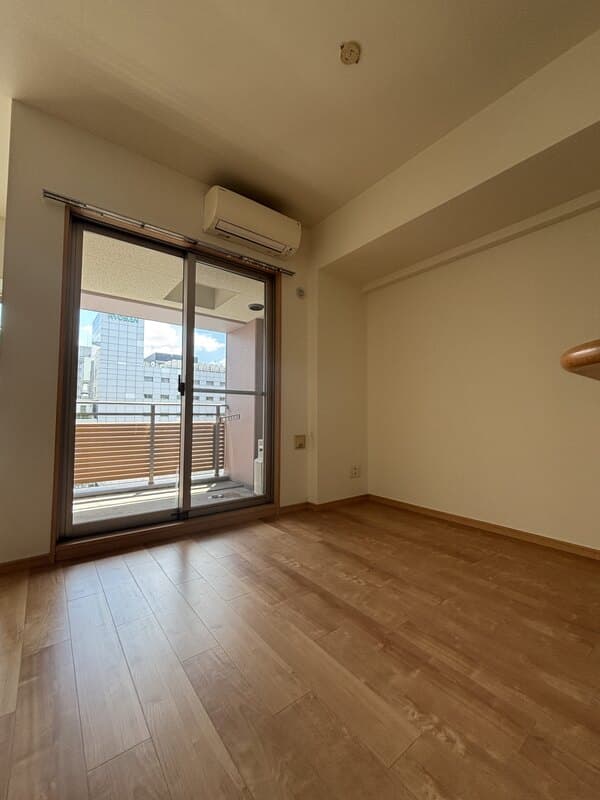 Room image 9