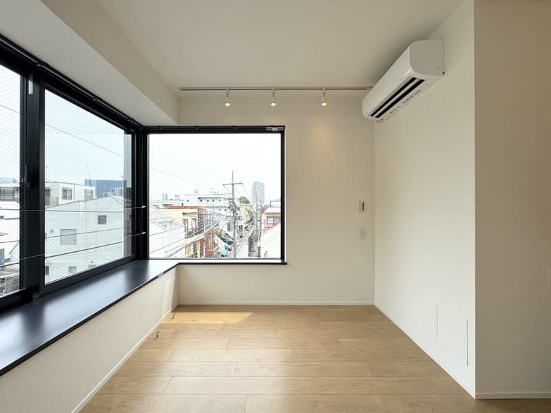 Room image 9