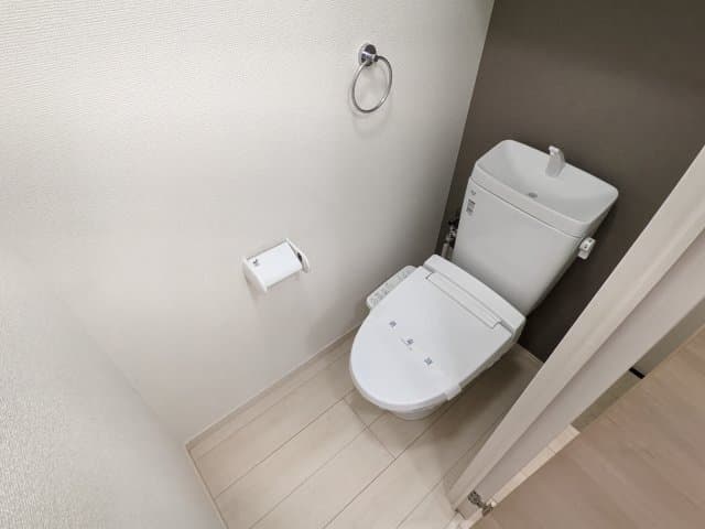 Room image 8