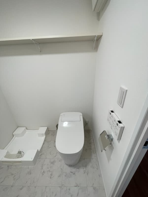 Room image 8