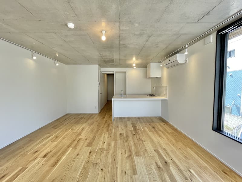 Room image 12