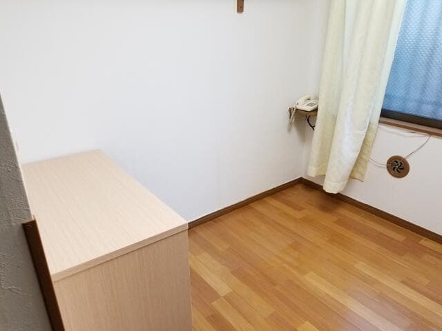Room image 9