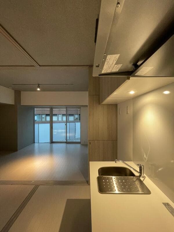 Room image 11