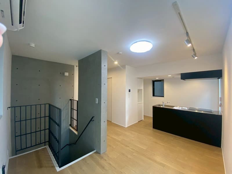 Room image 10