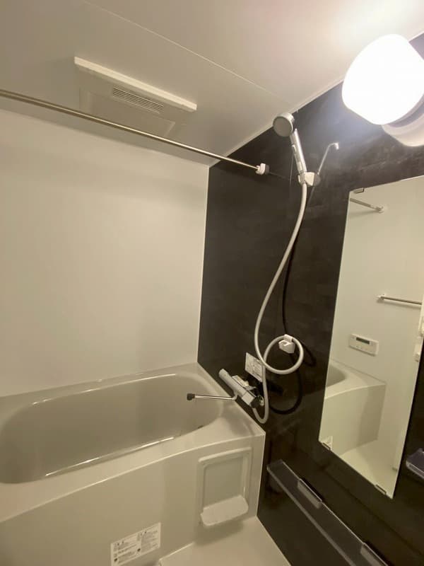 Room image 13