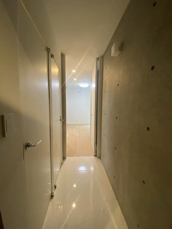 Room image 16