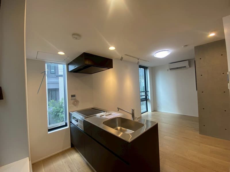 Room image 9