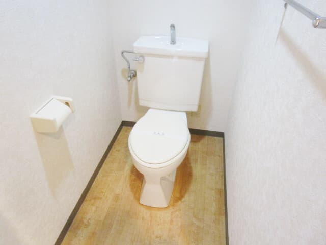 Room image 8