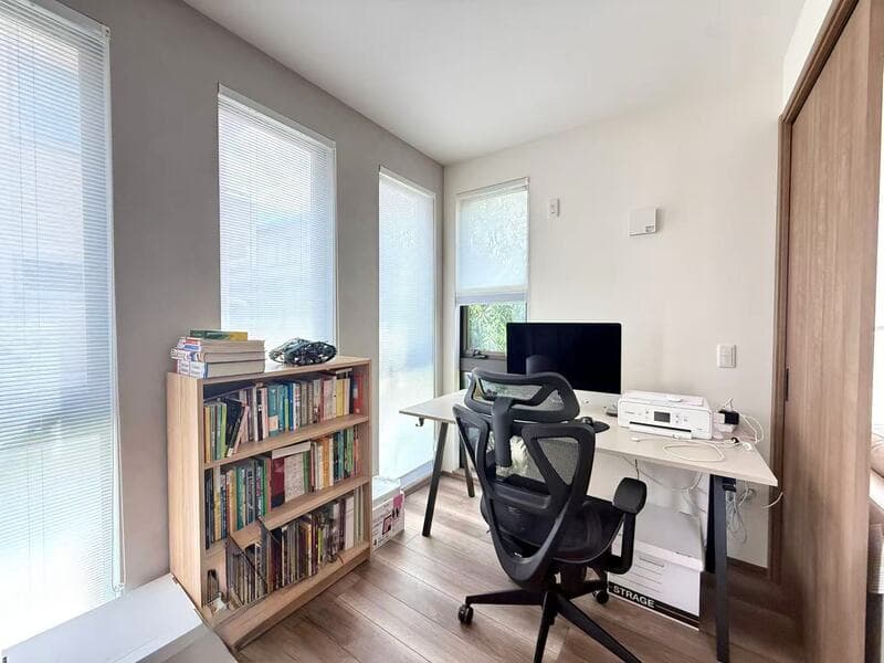 Room image 10