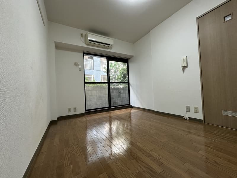 Room image 13