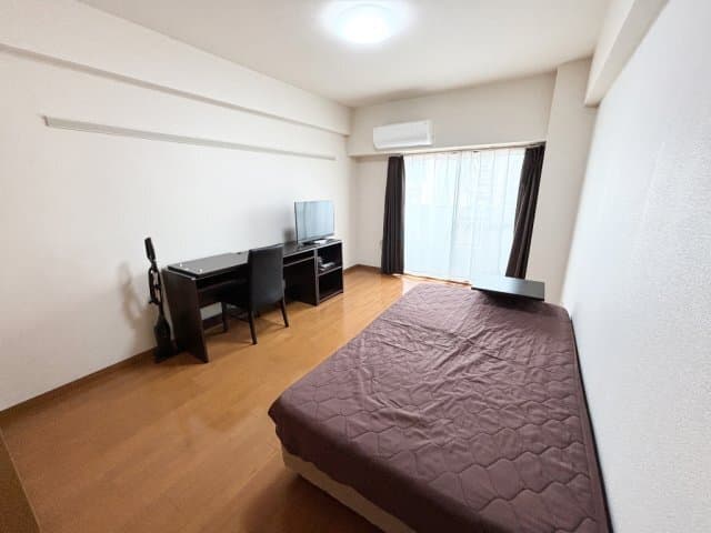 Room image 9