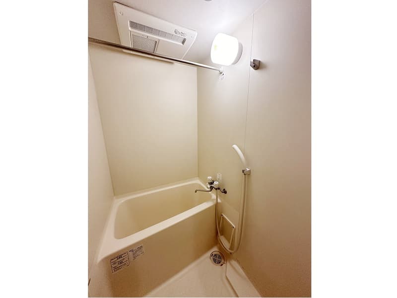 Room image 11
