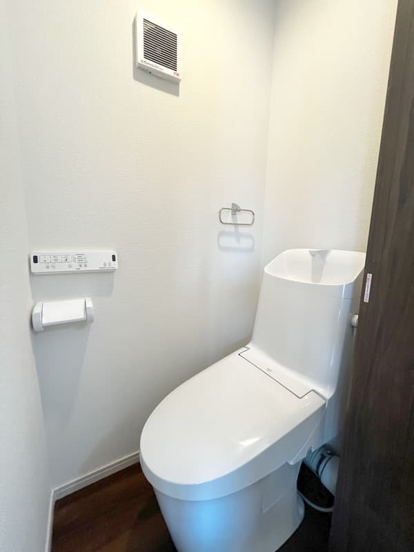 Room image 12