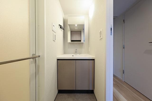 Room image 8